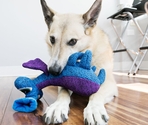 Игрушка из плюша Kong Woozles Alien