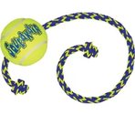 Flamingo игрушка резиновая KONG Squeakair Ball+Rope Med